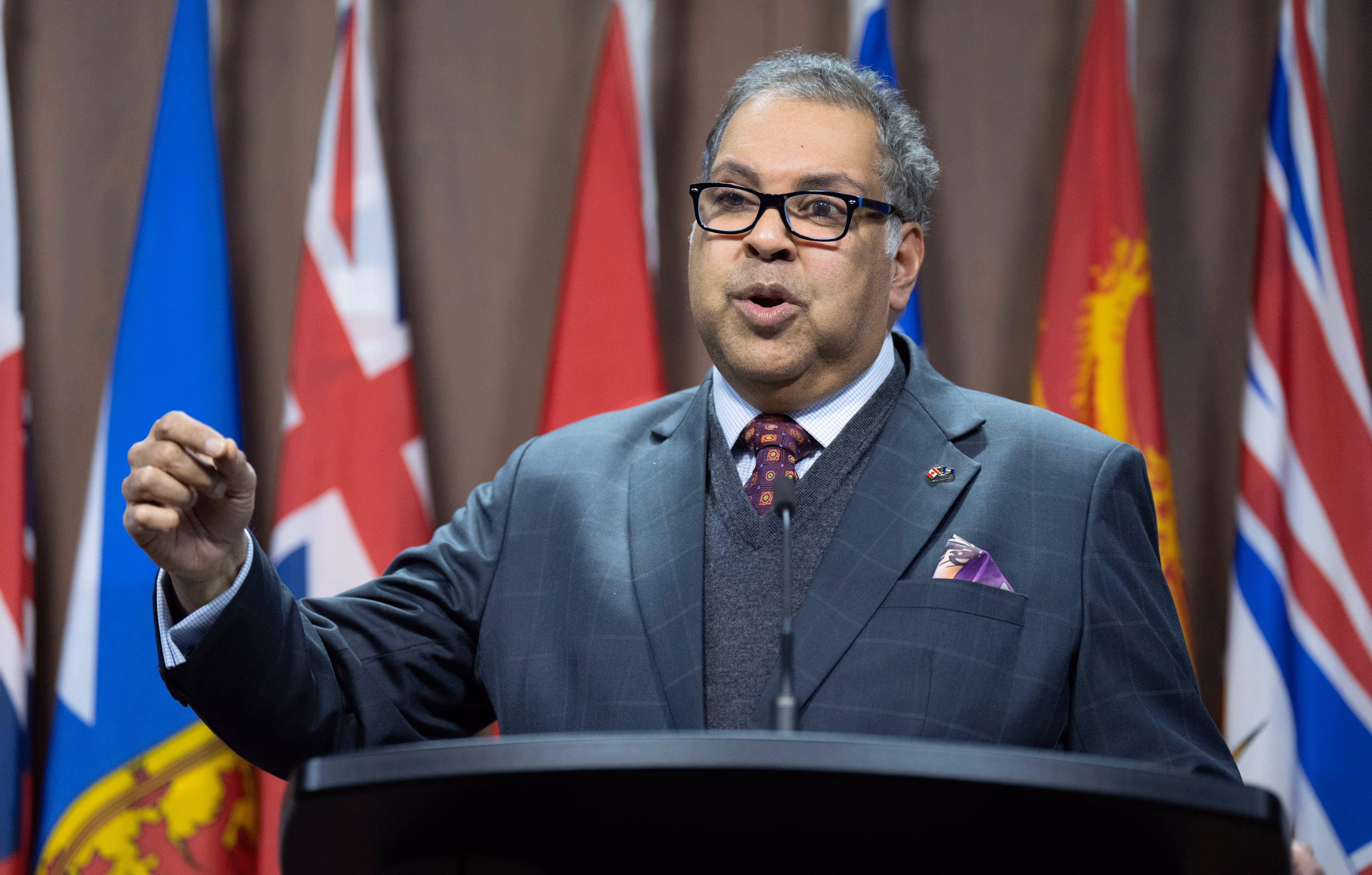Nenshi urges Smith to cancel referendum on separation vote amid Canada-U.S. trade war